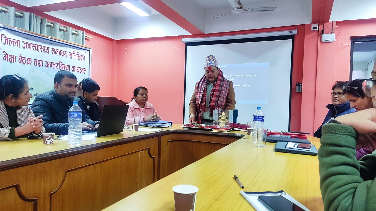 बागमती प्रदेश सरकारबाट ११ औँ  तहमा बढुवा भई यस कार्यालयबाट काठमाण्डौ स्वास्थ्य कार्यालयमा पदस्थापन हुनु भएका डा.अर्जुन प्रसाद सापकोटा ज्यूको फेरी भैटौला कार्यक्रम